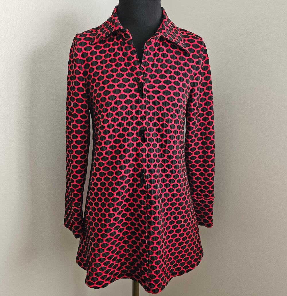 EUC I.C. by CONNIE K Women's Red & Black Button-up Lagenlook Textured Blouse S